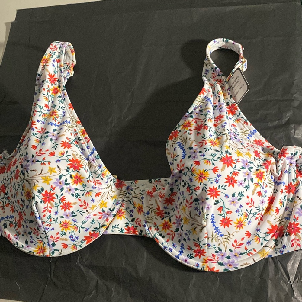 Time and tru flower swim top